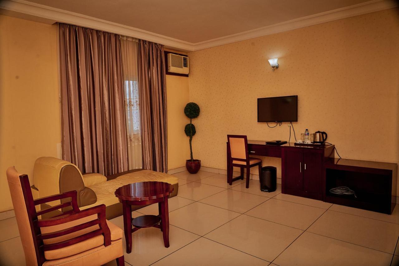 Barcelona Hotels, Abuja Mobushipe Eksteriør billede