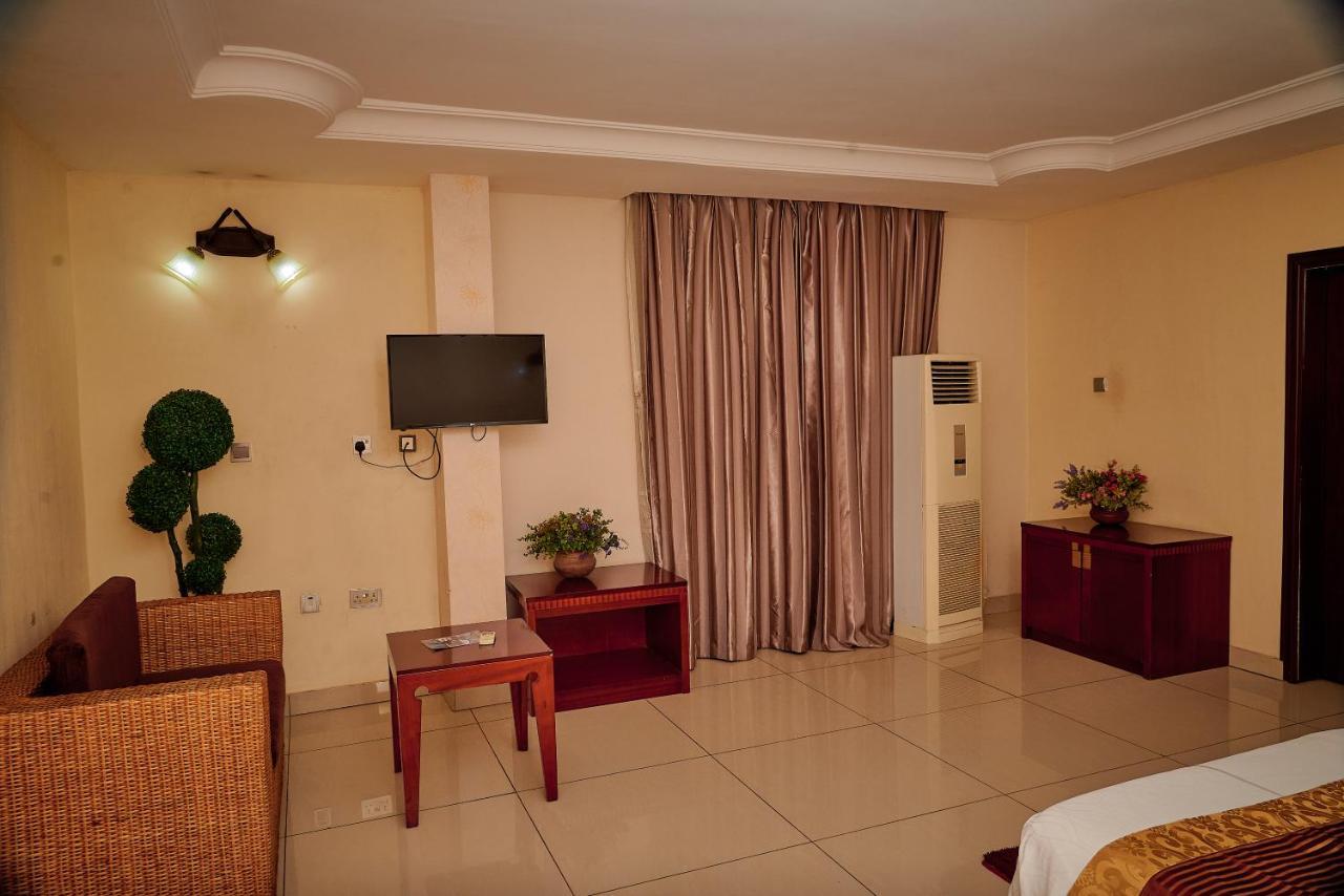 Barcelona Hotels, Abuja Mobushipe Eksteriør billede