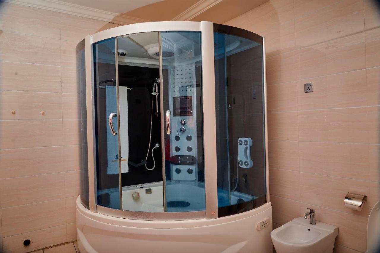 Barcelona Hotels, Abuja Mobushipe Eksteriør billede