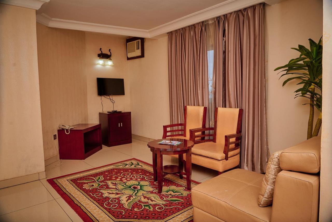 Barcelona Hotels, Abuja Mobushipe Eksteriør billede
