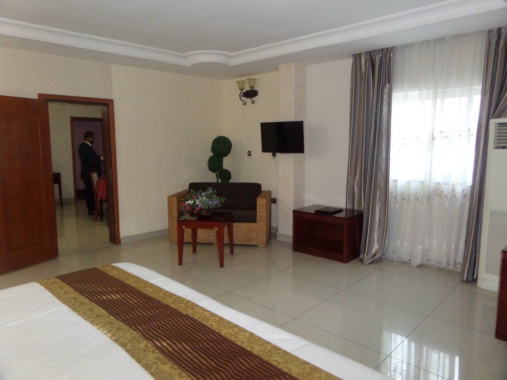 Barcelona Hotels, Abuja Mobushipe Eksteriør billede