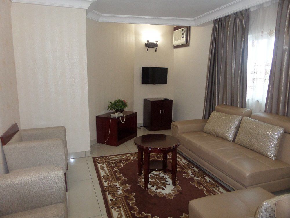 Barcelona Hotels, Abuja Mobushipe Eksteriør billede