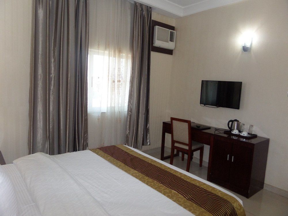Barcelona Hotels, Abuja Mobushipe Eksteriør billede