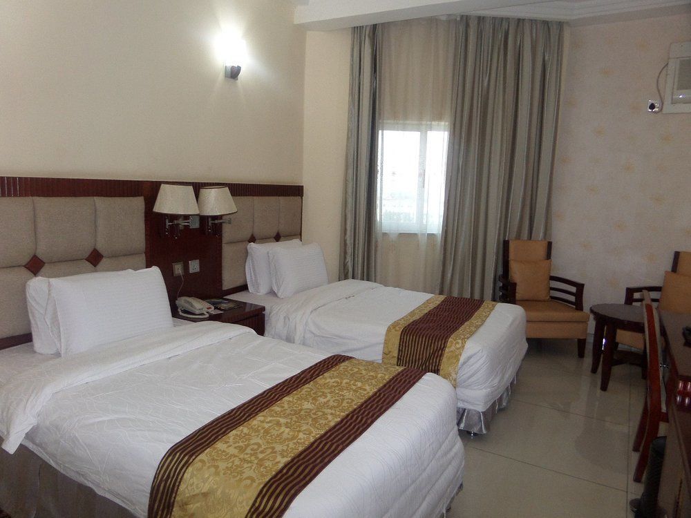 Barcelona Hotels, Abuja Mobushipe Eksteriør billede