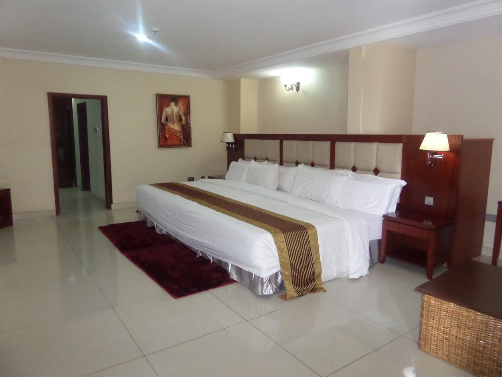 Barcelona Hotels, Abuja Mobushipe Eksteriør billede