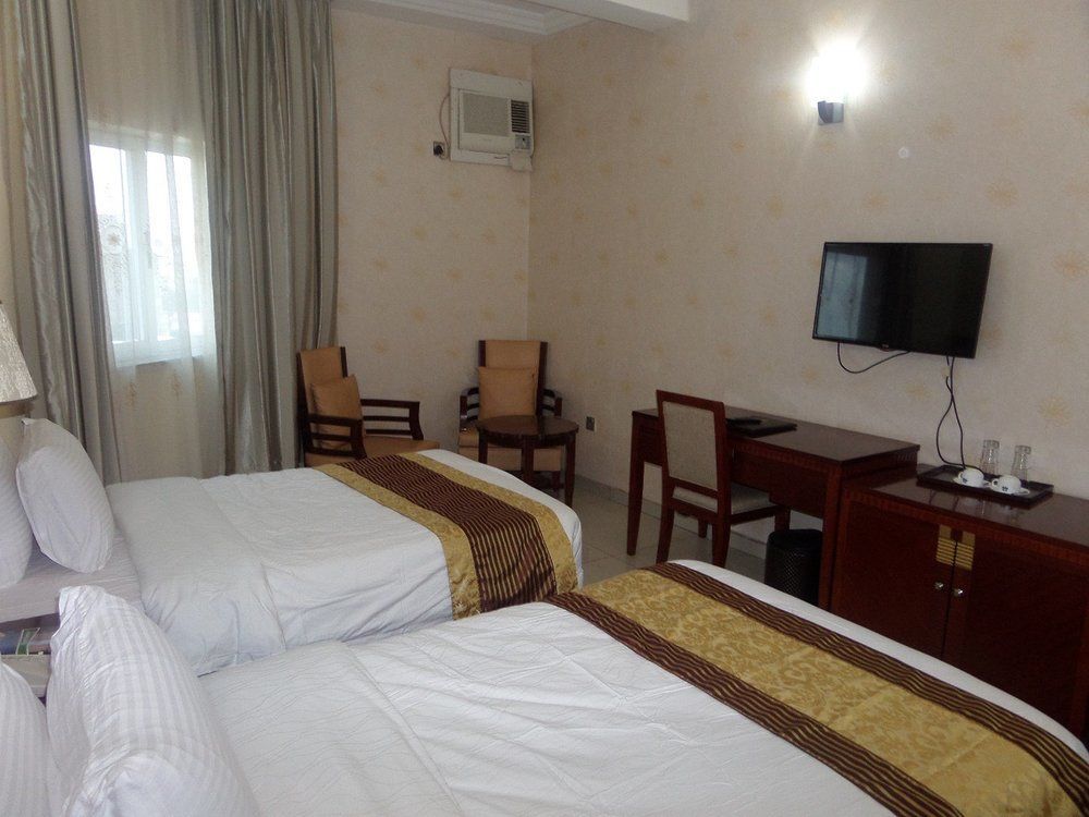 Barcelona Hotels, Abuja Mobushipe Eksteriør billede